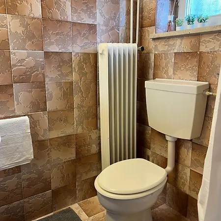 Cozy In - Free Parking Apartment
